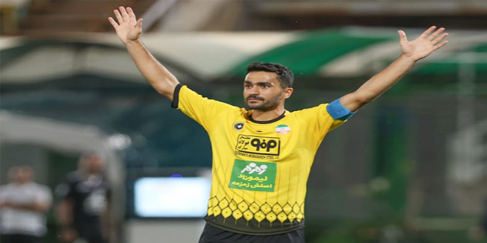 آغاز فوتبال محمد کریمی آغاز فوتبال محمد کریمی