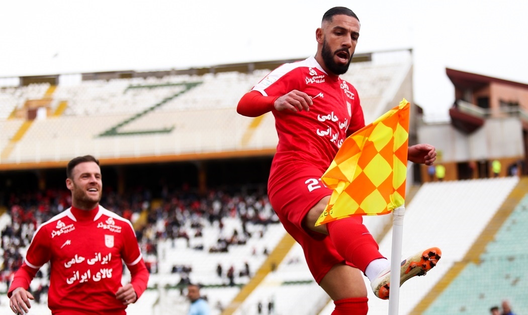 بازی اشکان در باشگاه های حرفه ای