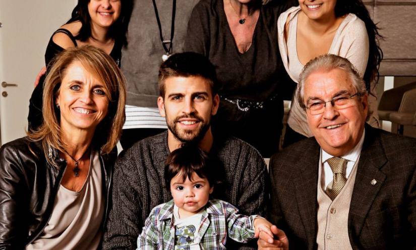 جرارد پیکه به همراه خانواده