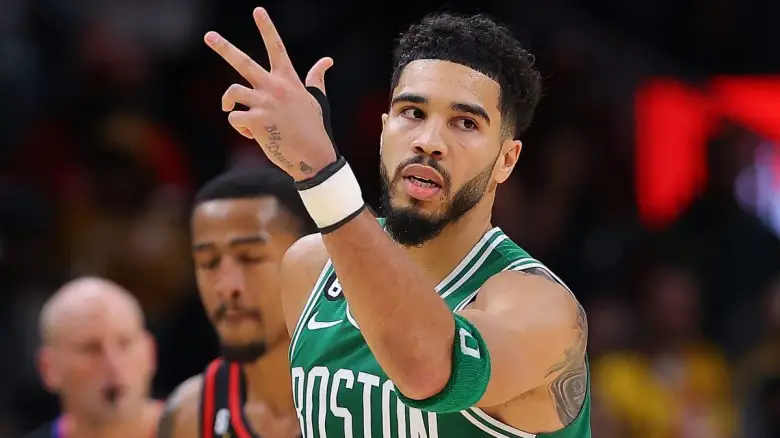 جیسون تیتوم بازیکن بزرگسال