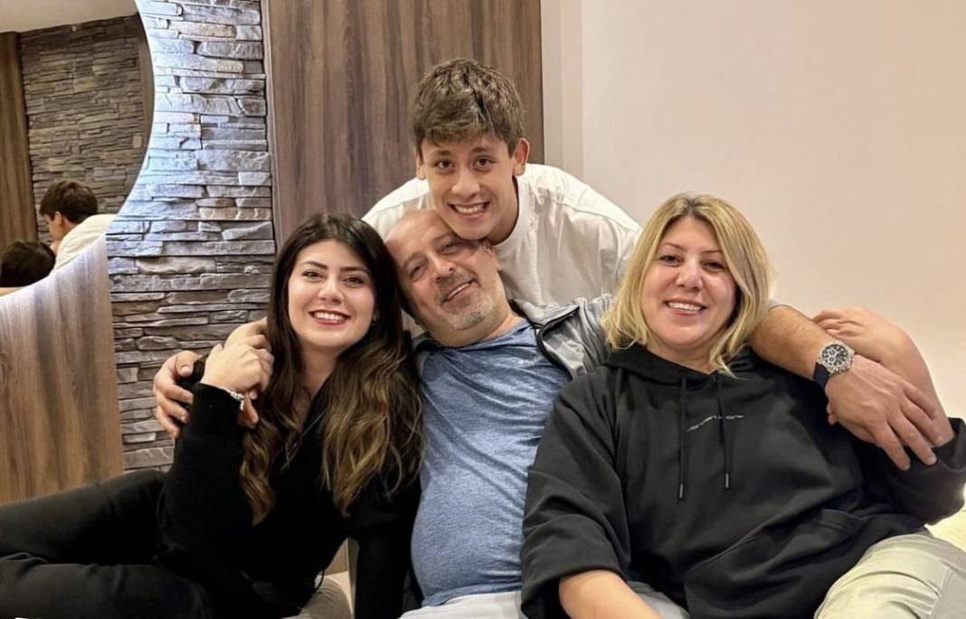 عکس خانوادگی آردا گولر عکس خانوادگی آردا گولر