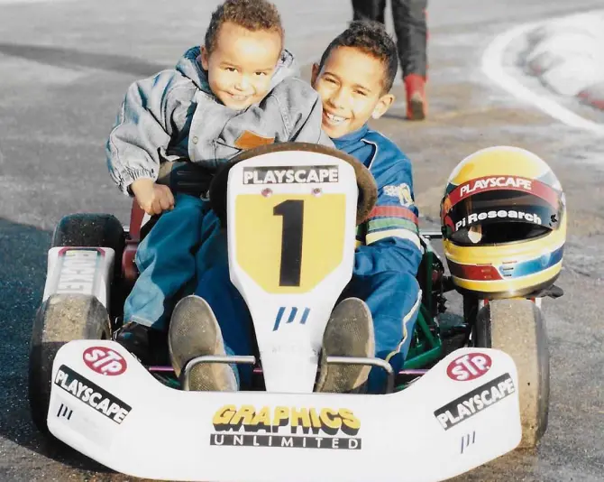 لوئیس همیلتون  و برادرش