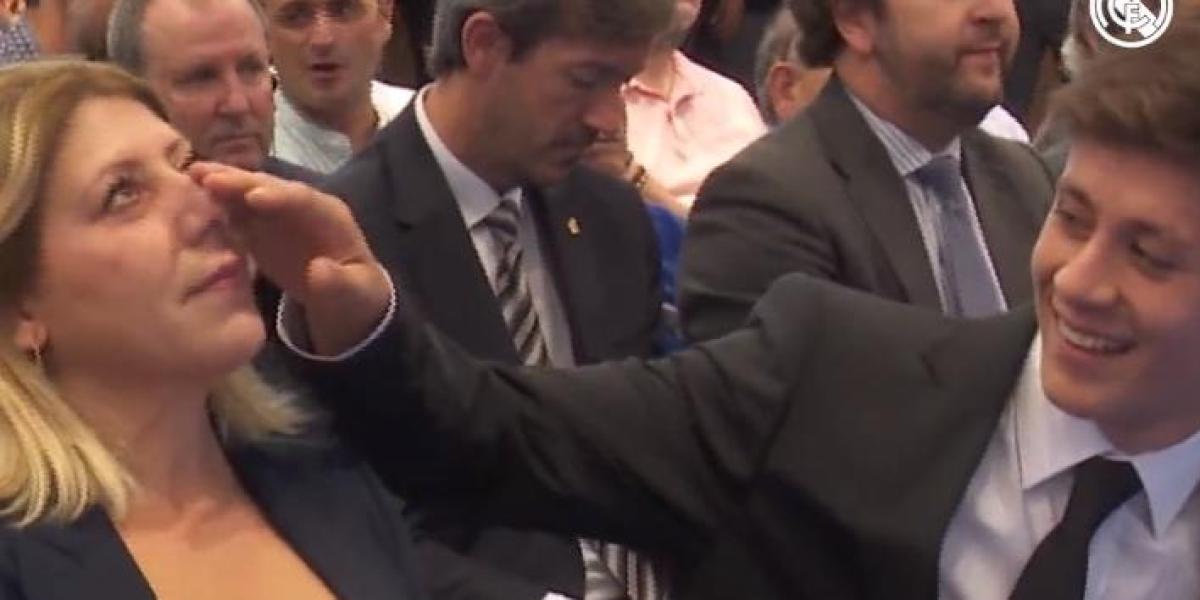 مادر آردا گولر مادر آردا گولر