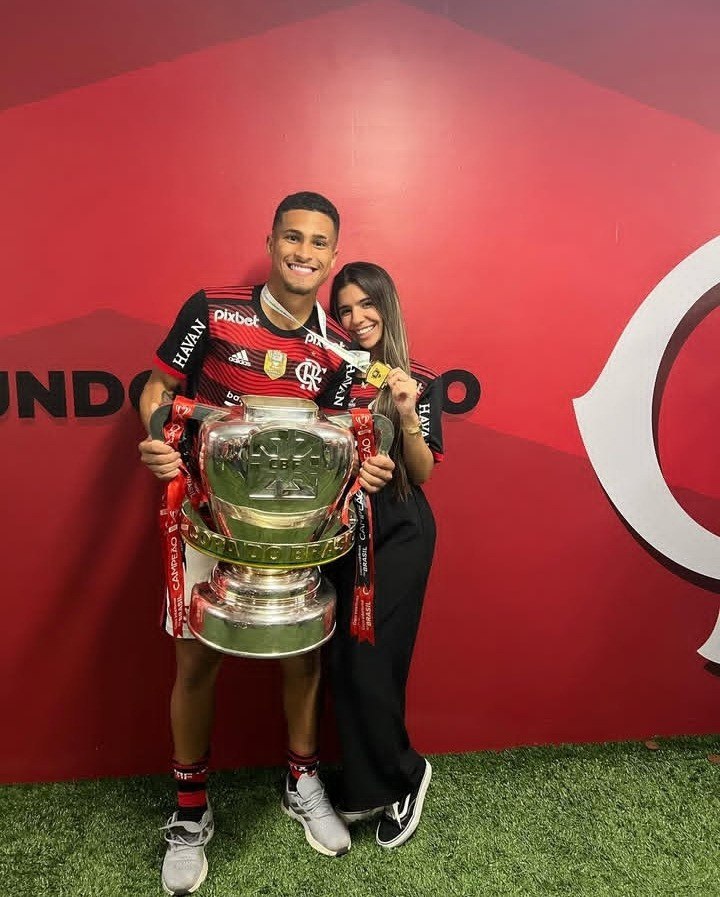 ژوائو گومز و همسرش