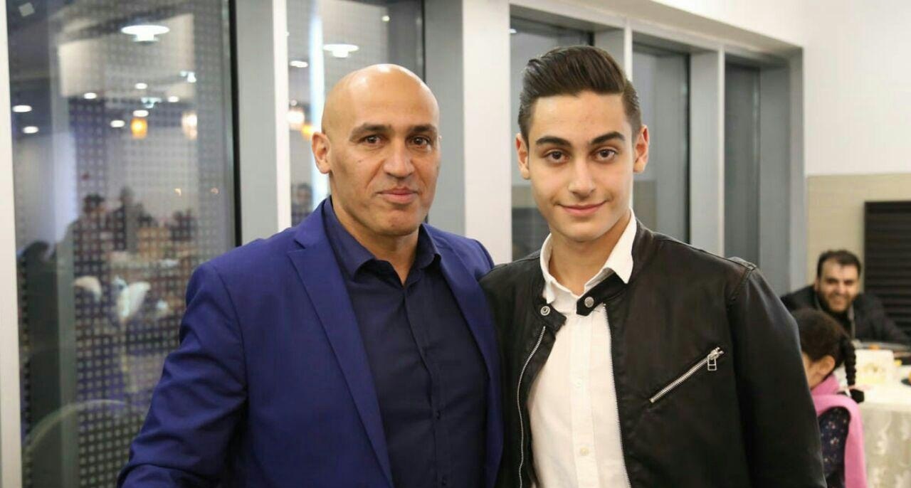 عکس علیرضا منصوریان و فرزندانش