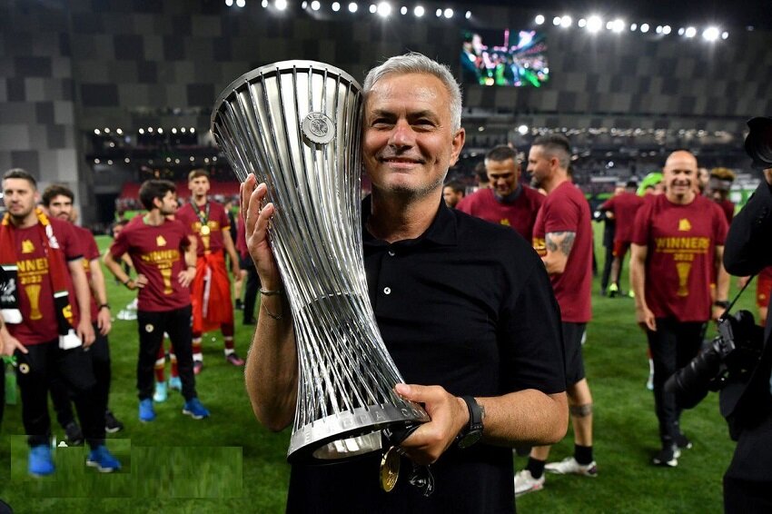 مشکلات آاس رم با مورینیو مشکلات آاس رم با مورینیو