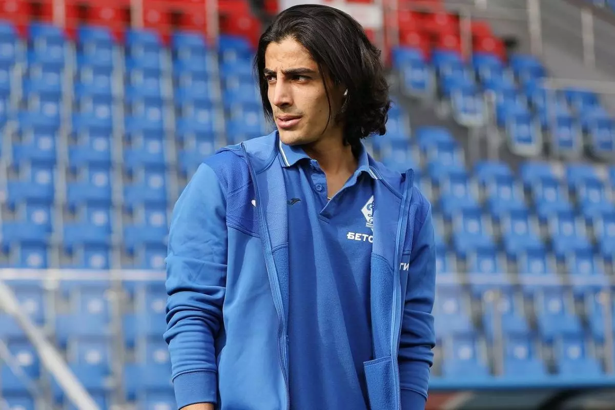 والپیپر محمد جواد حسین نژاد فوتبالی 2025 