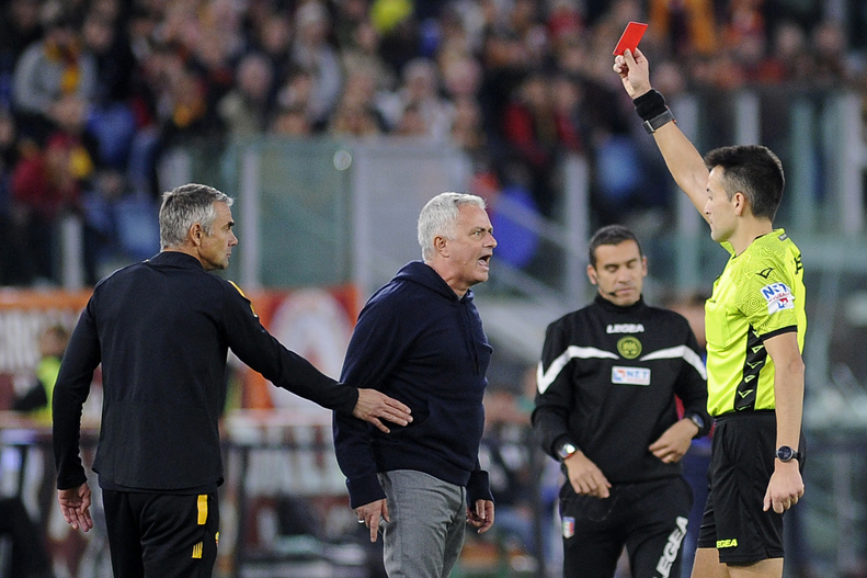 کارت قرمز مورینیو کارت قرمز مورینیو