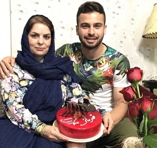 سروش رفیعی و مادرش