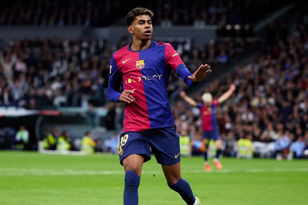 عکس لامین یامال در بارسلونا 