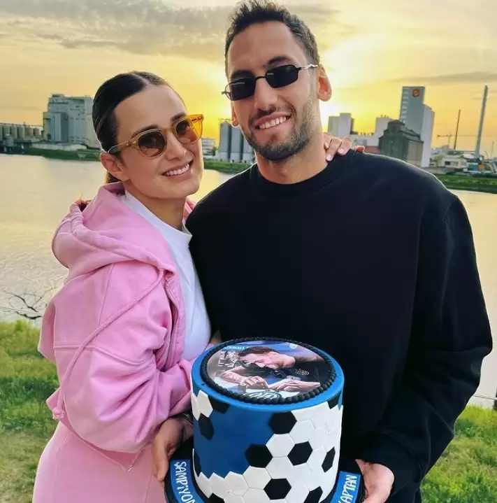 عکس زن هاکان چالهان اوغلو