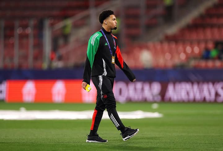 قرارداد آرسنال اتان نوانری