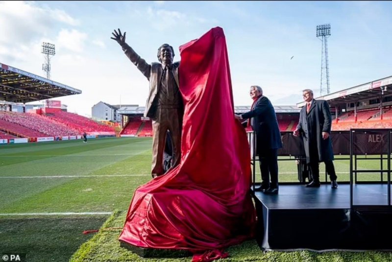 مجسمه الکس فرگوسن