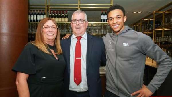 پدر و مادر الکساندر آرنولد