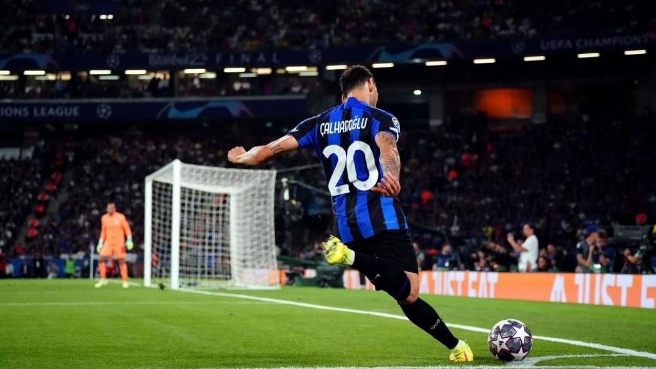 پست هاکان چالهان اوغلو در فوتبال