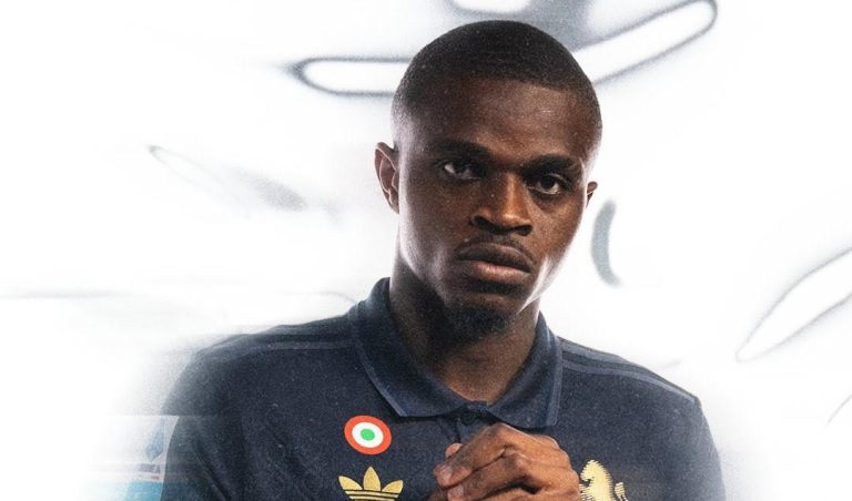 پیر کالولو والپیپر 