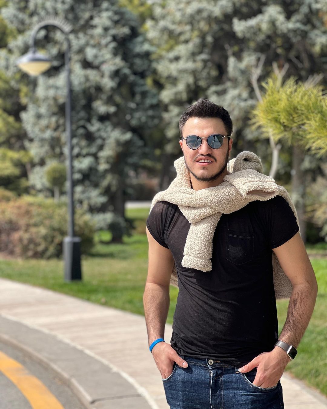 عکس پروفایل مرتضی شریفی