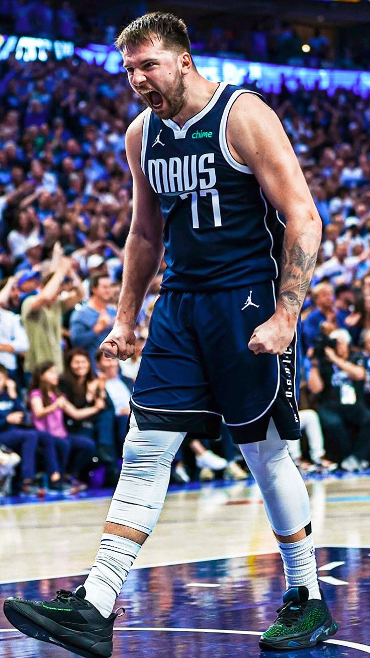 والپیپر لوکا دانچیچ فوتبالی 2025 