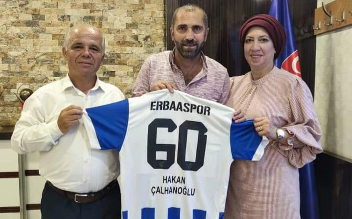 هاکان چالهان اوغلو و مادرش