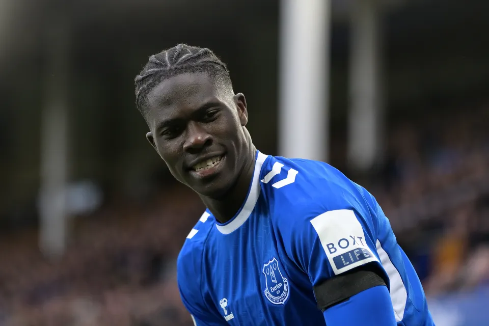 wallpaper for laptop Amadou Onana