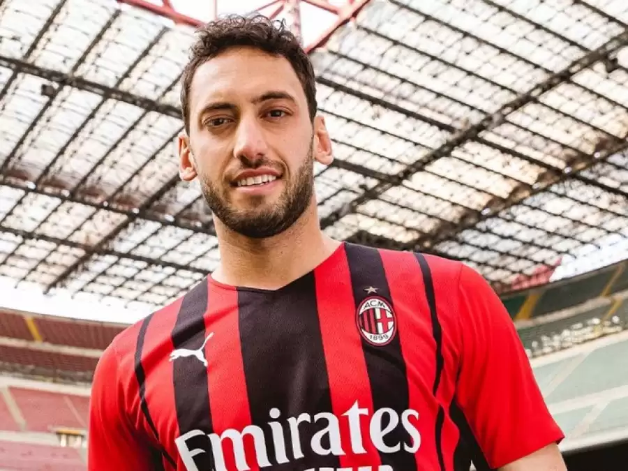 wallpaper for laptop Hakan Çalhanoğlu 
