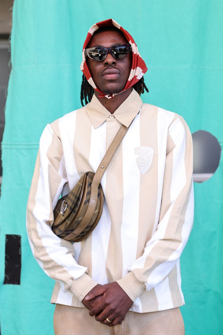 والپیپر ابرچی ایزه فوتبالی 2025 