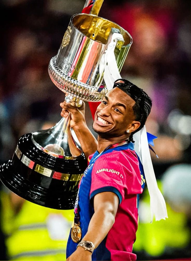 ثروت الخاندرو بالده