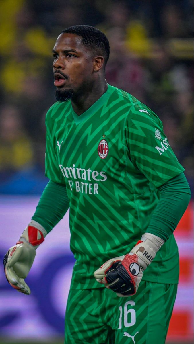 Mike Maignanwallpaper