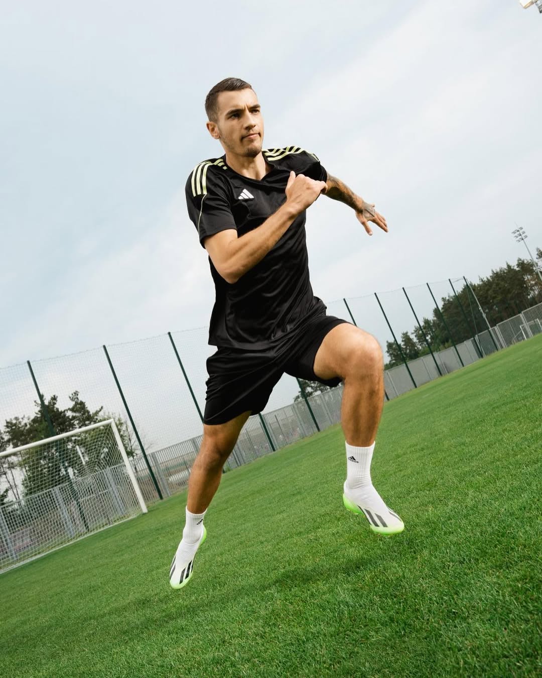 jakub kiwior wallpaper for phone