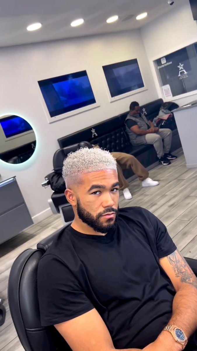 ریس جیمز زندگی نامه