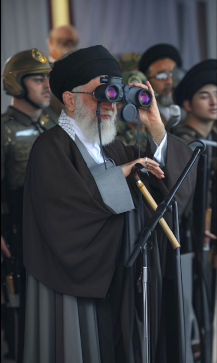 ادبیات سید علی خامنه‌ای
