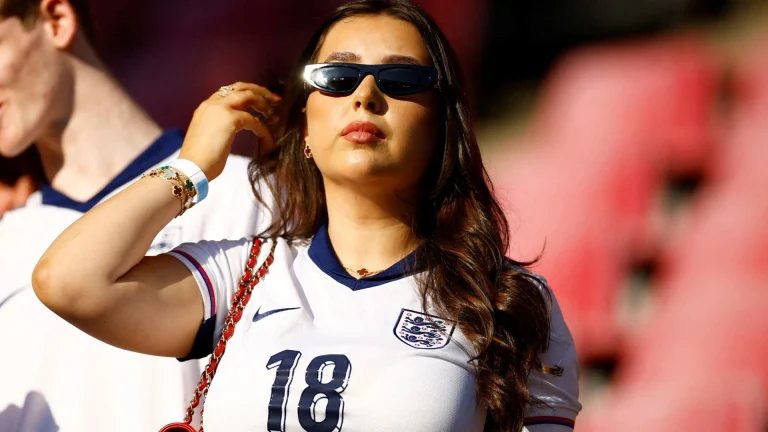 دوست دختر آنتونی گوردون