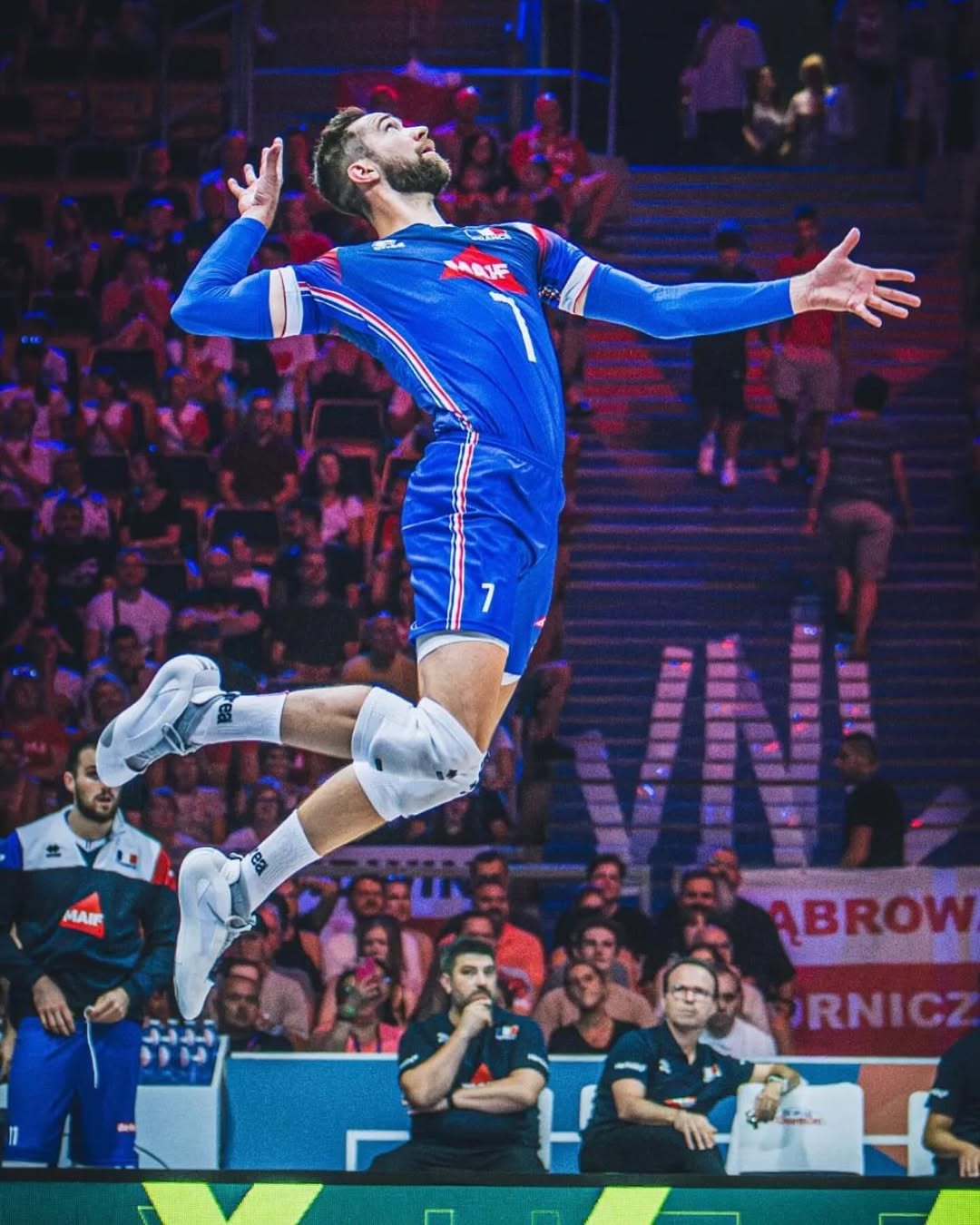 کوین تیلی والپیپر