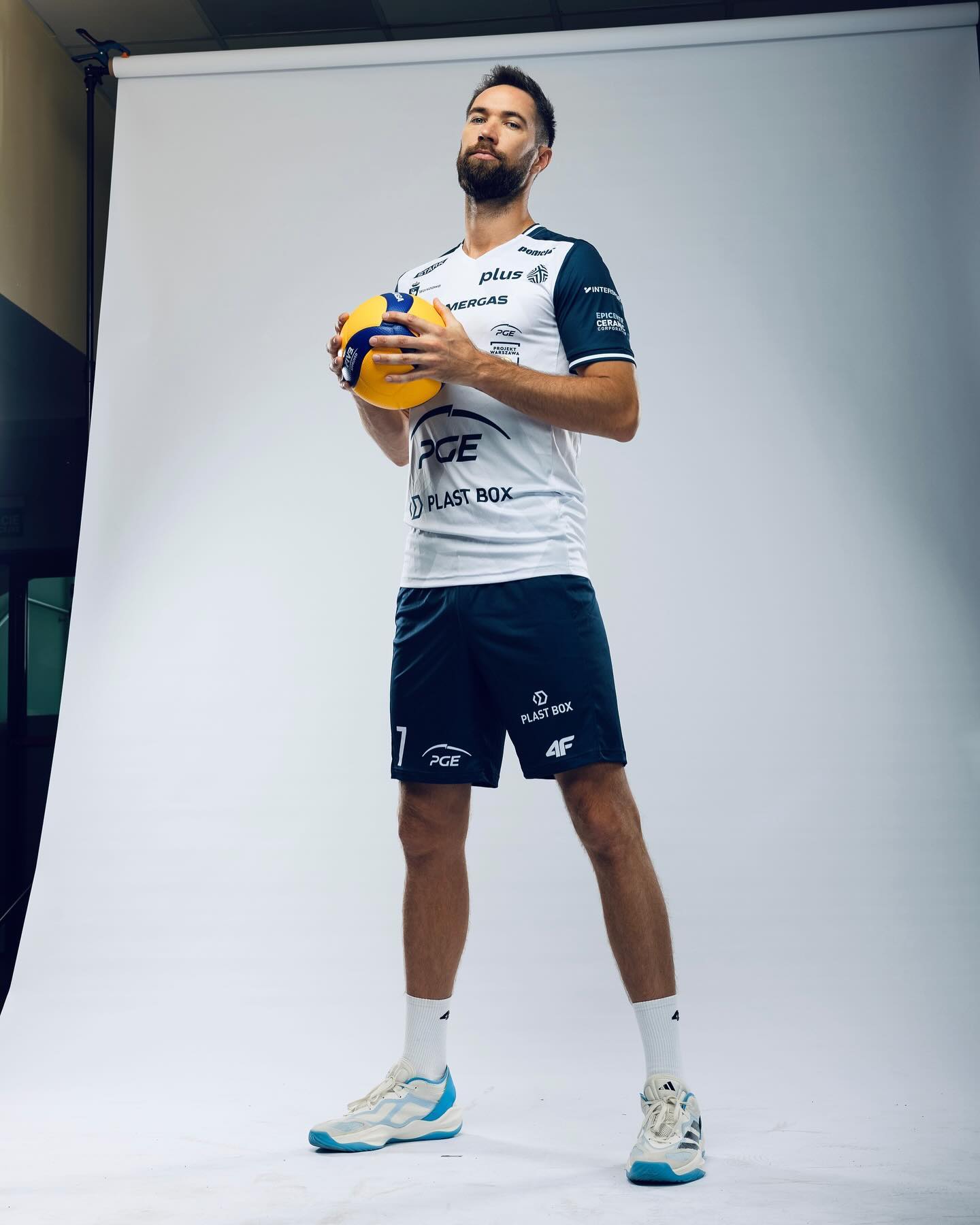 عکس کوین تیلی