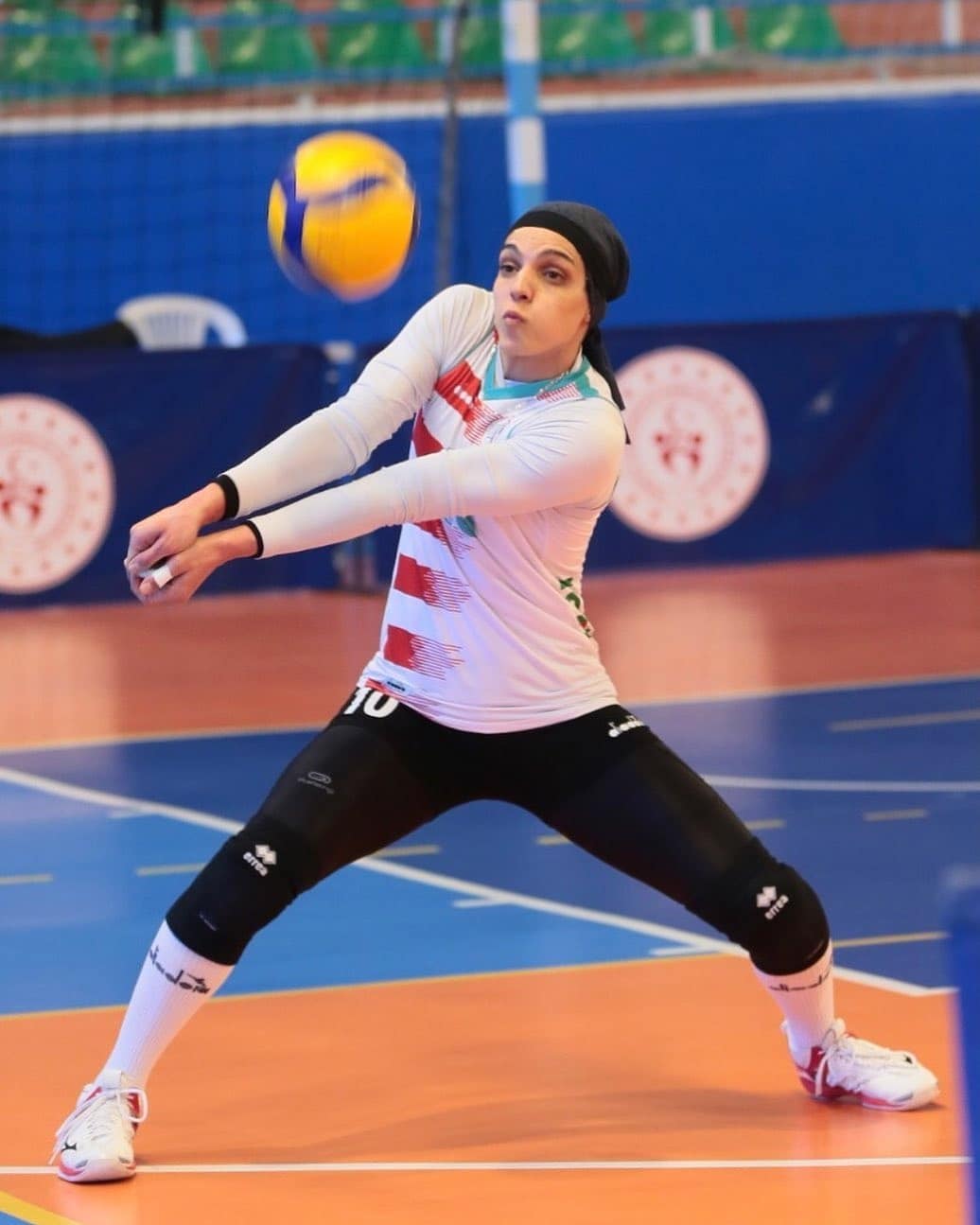 عکس مائده برهانی والیبالیست