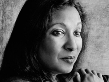 عکس مینا الیگزیندر شاعر و نویسنده - مجله بیوگرافی فوتبال