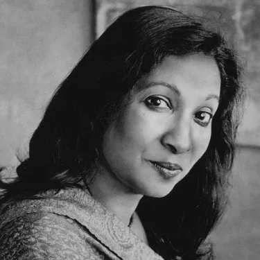 عکس پروفایل مینا الیگزیندر - مجله بیوگرافی فوتبال