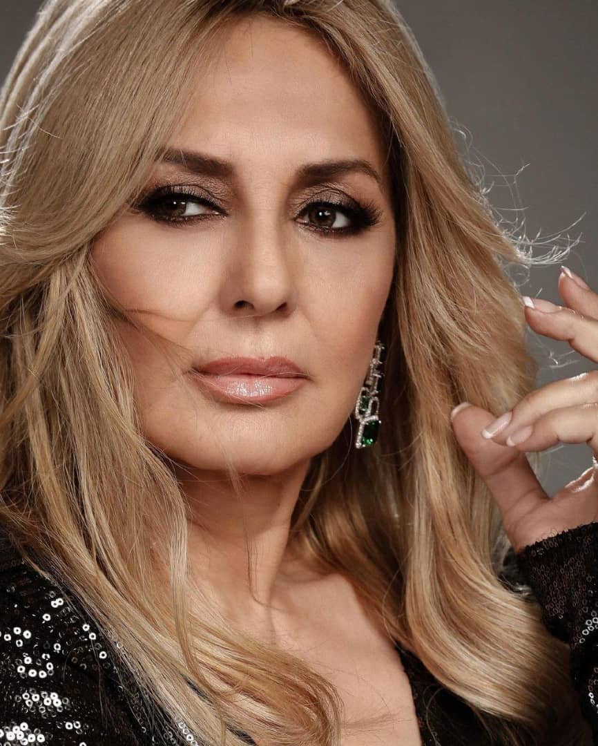 همکاری‌های گوگوش