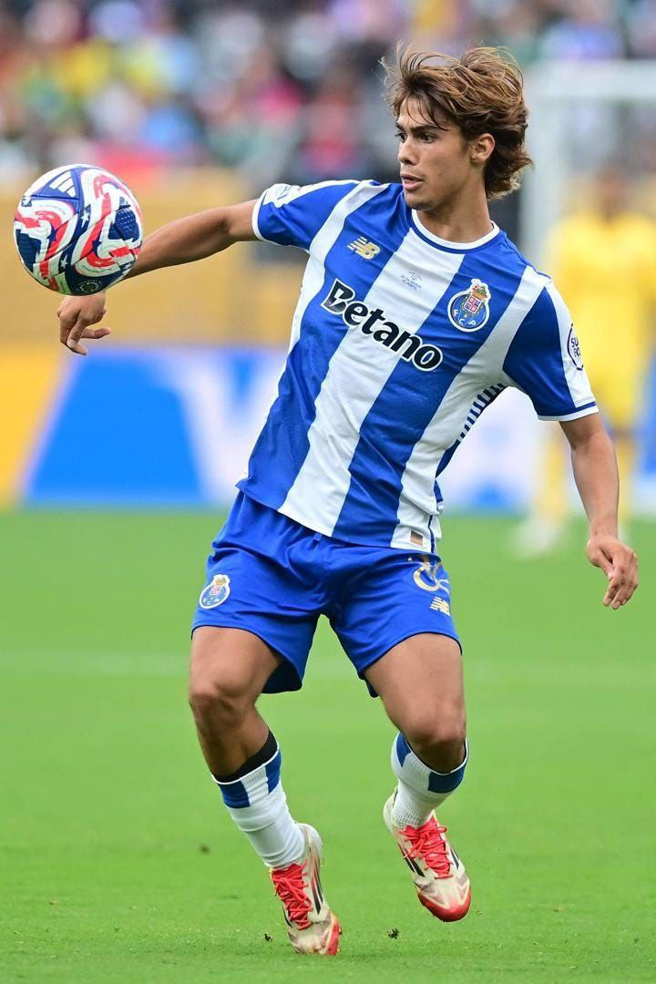 رودریگو مورا