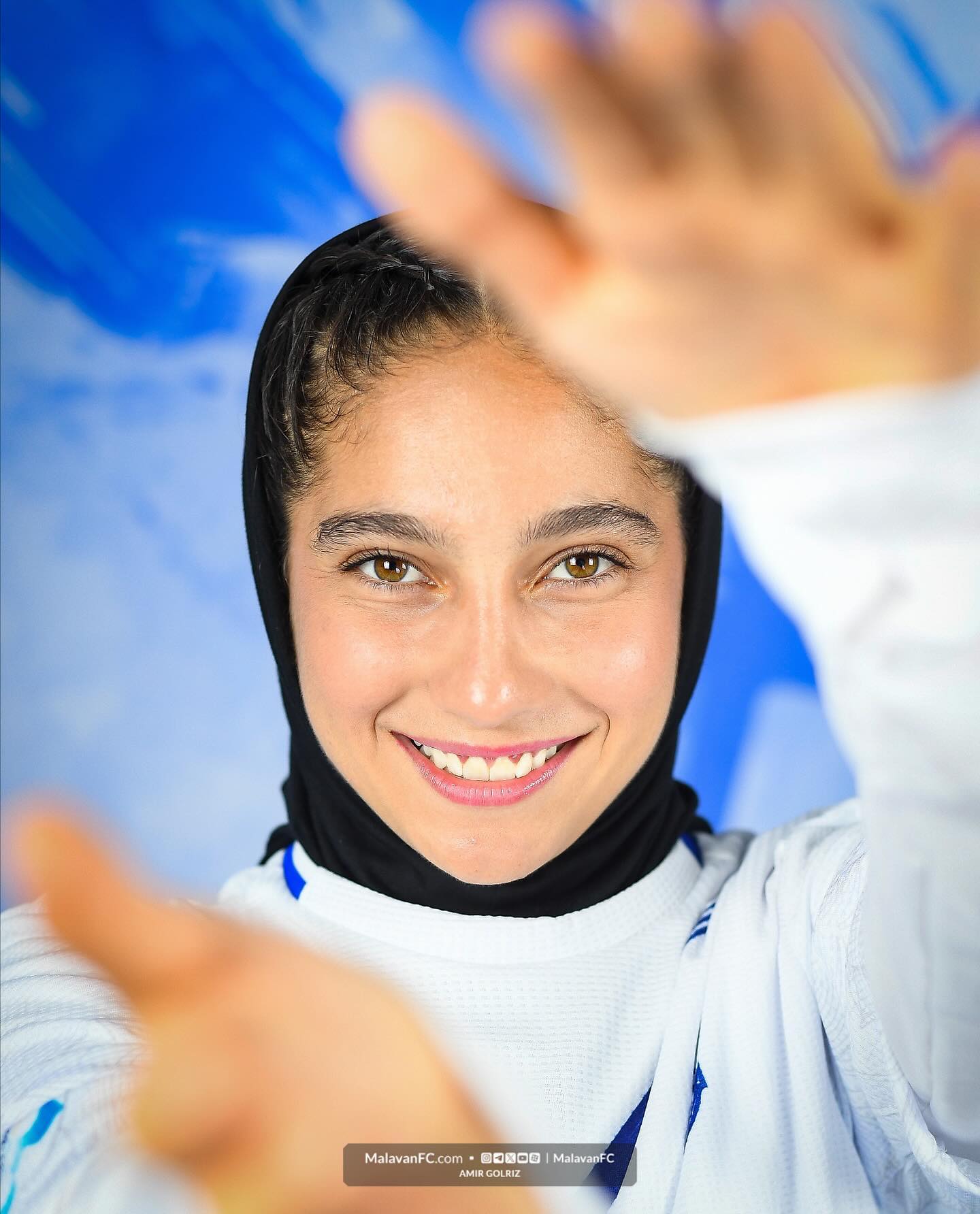 والپیپر نازنین منصوری فوتبالی 2025 