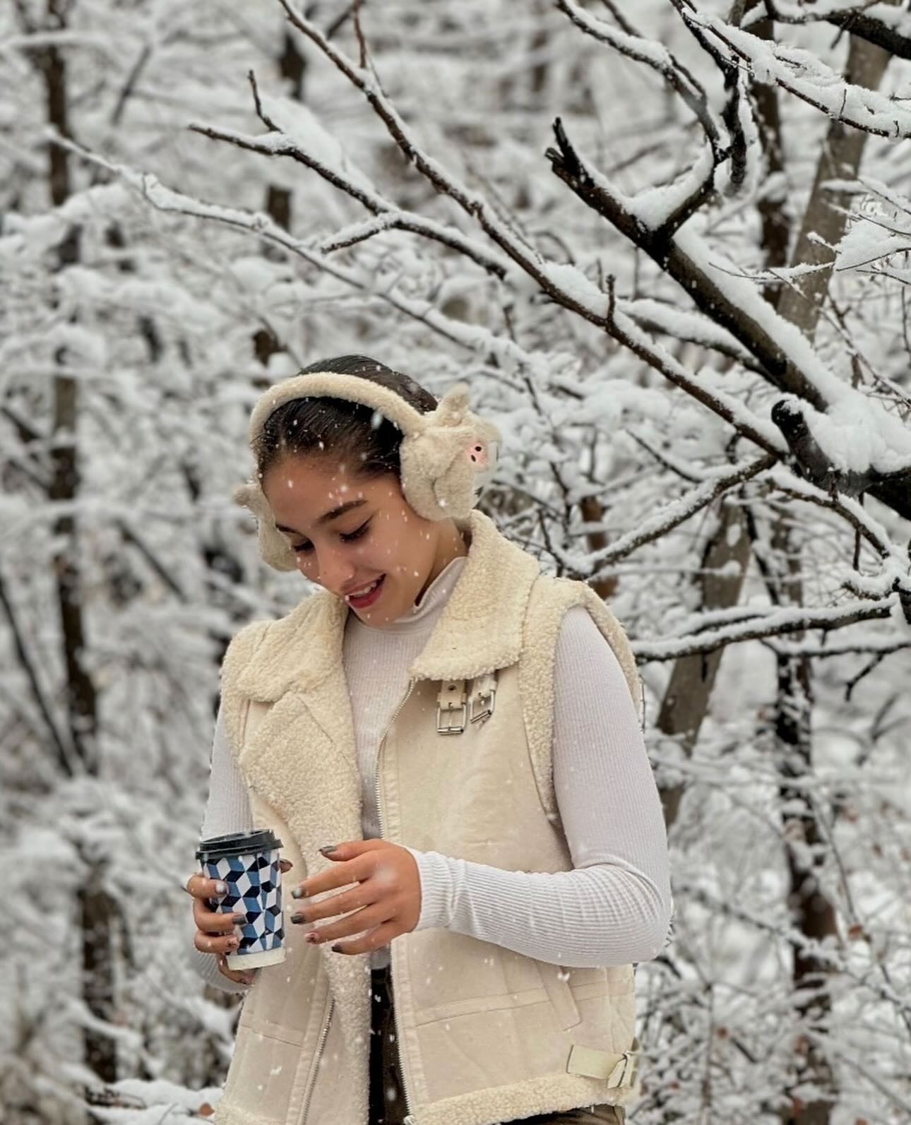 عکس پروفایل نازنین منصوری