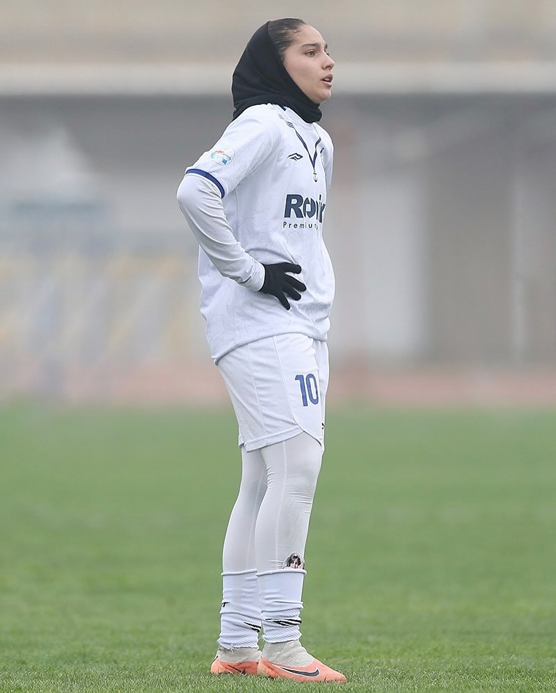 بیوگرافی نازنین منصوری فوتبالیست