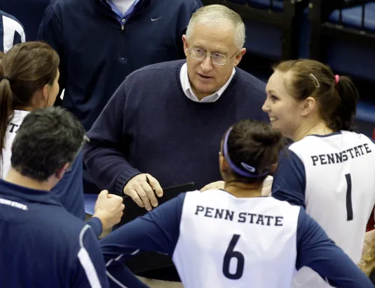 برترین مربی تیم ملی والیبال زنان آمریکا