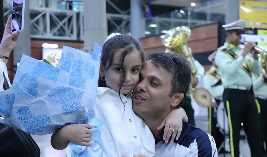 عکس حسن رنگرز و دخترش