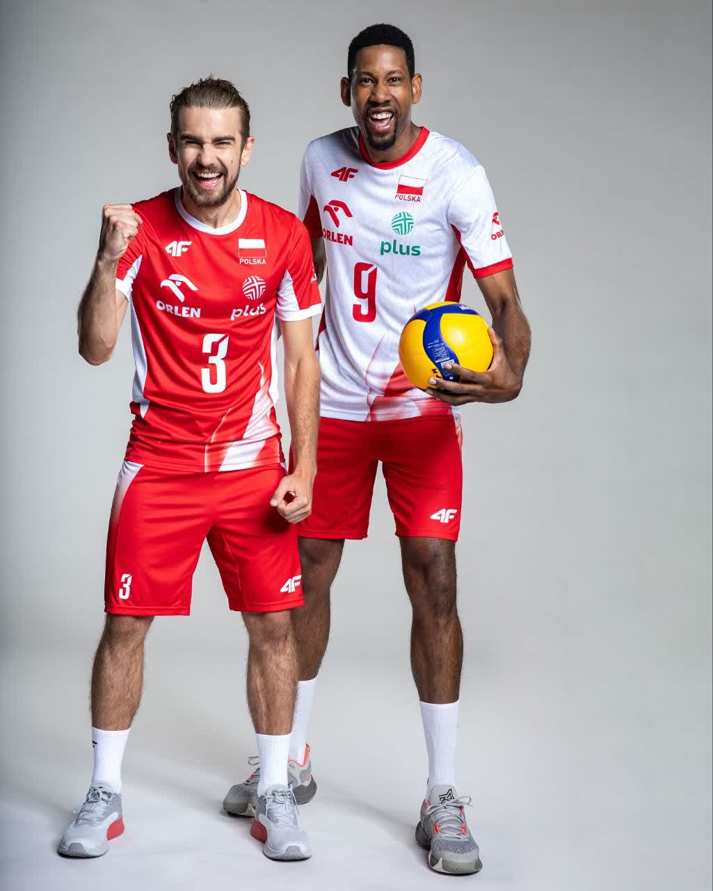 لباس تیم ملی والیبال لهستان