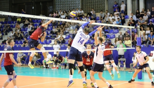 درامد والیبالیست های مرد