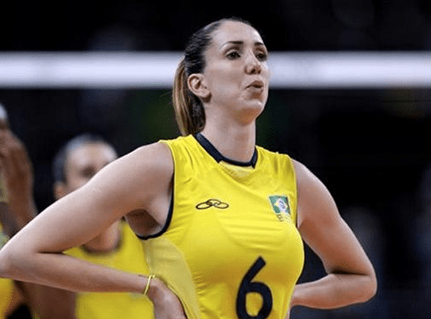 تایسا منزز والیبالیست