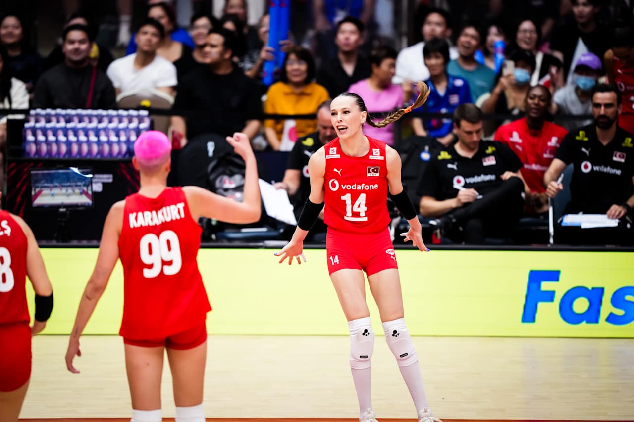 بازیکنان تیم ملی والیبال زنان ترکیه