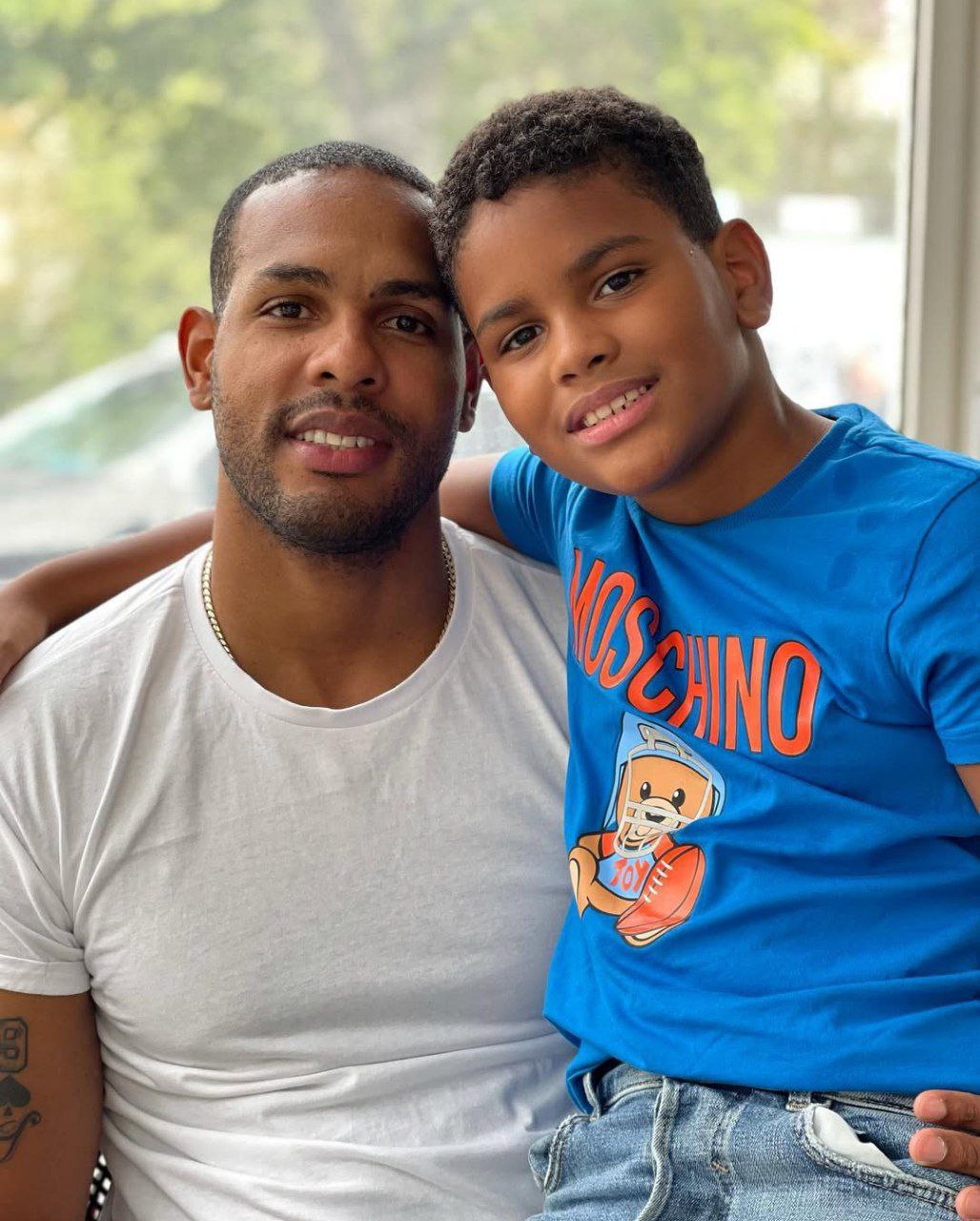 عکس یواندی لیال و فرزندانش