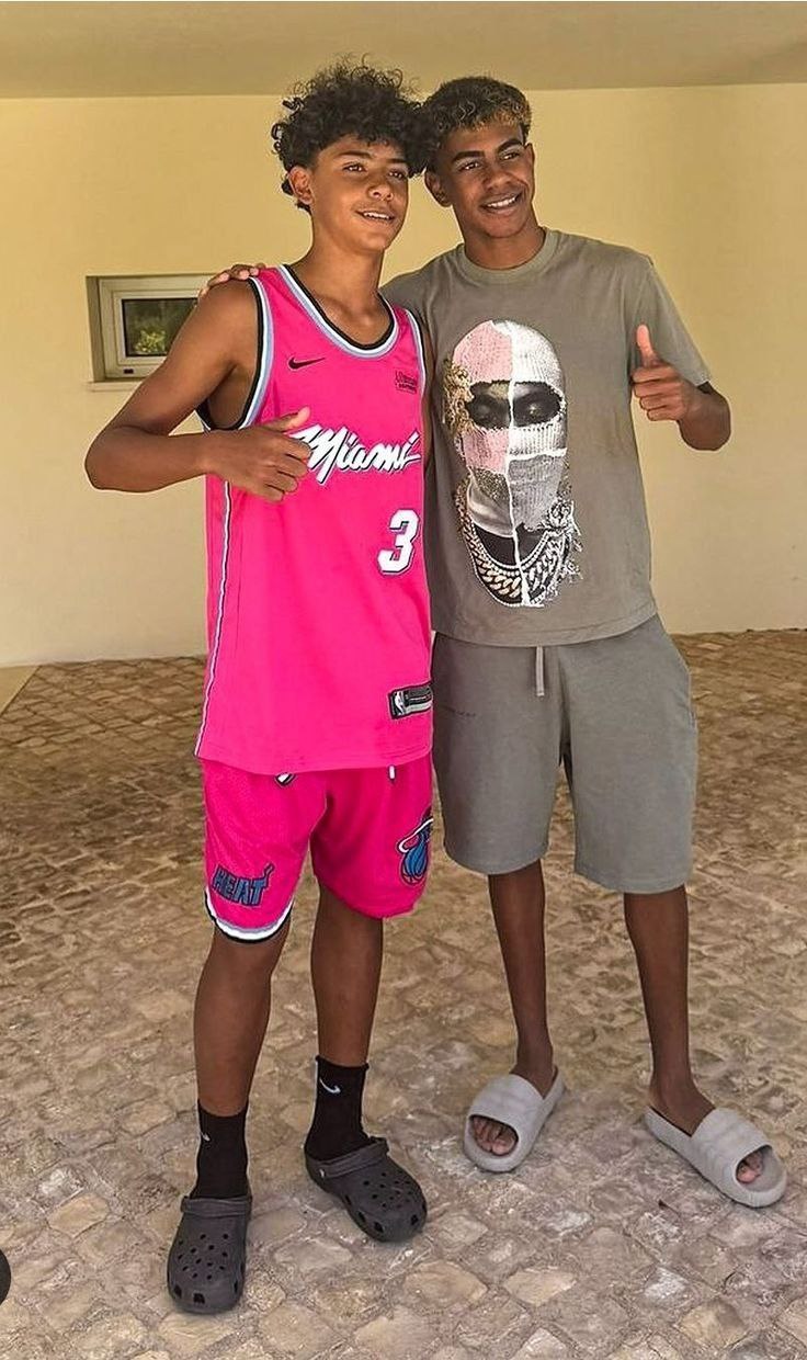 عکس یامال ورونالدو جونیور عکس یامال ورونالدو جونیور